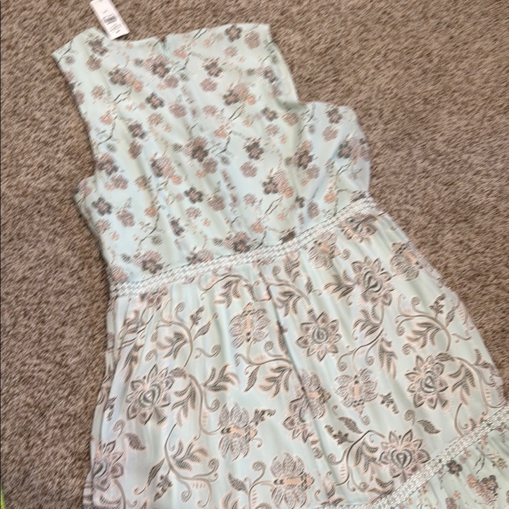 Loft Dress - Picture 4 of 4